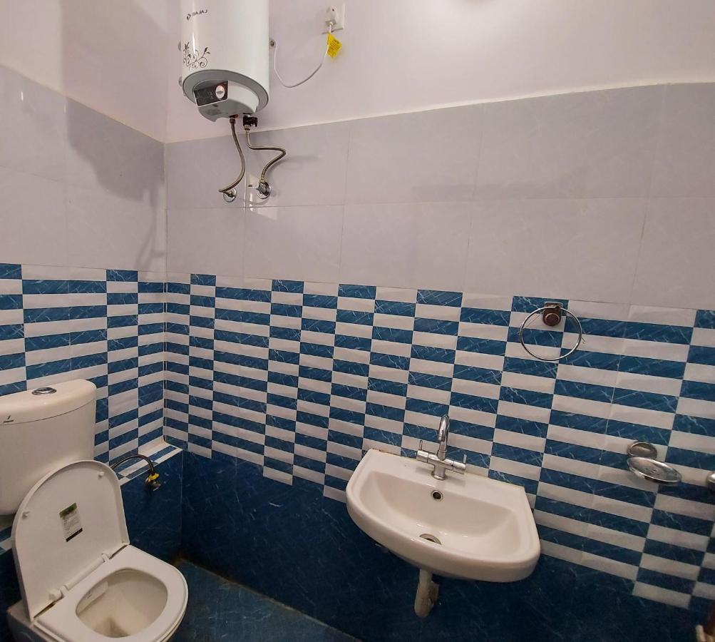 Ashiyana Rest House Деогар Номер фото